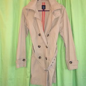 GAP size Small Beige Belted Hooded Trench